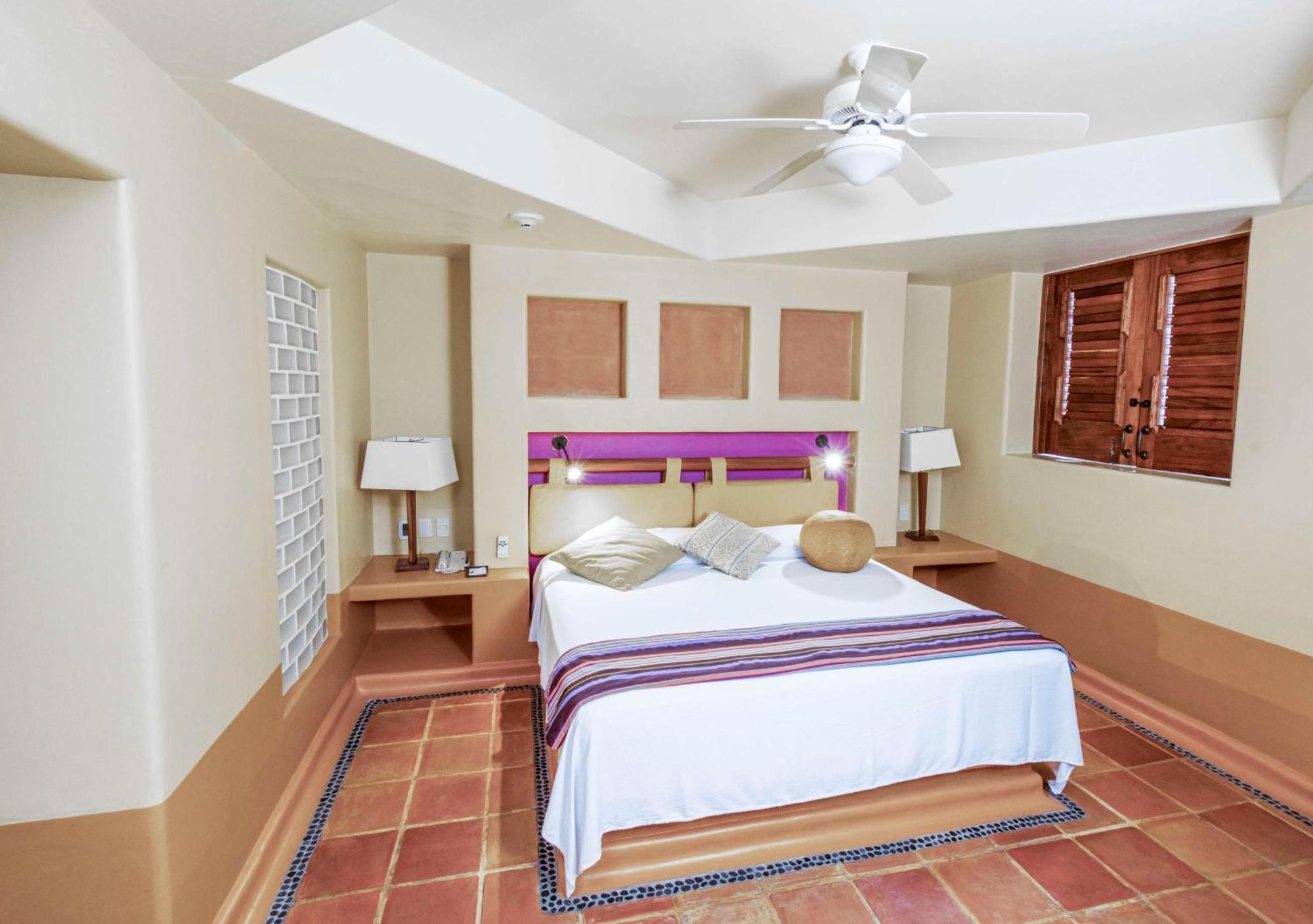 Hilton Grand Vacations Club Zihuatanejo Hotel Exterior foto