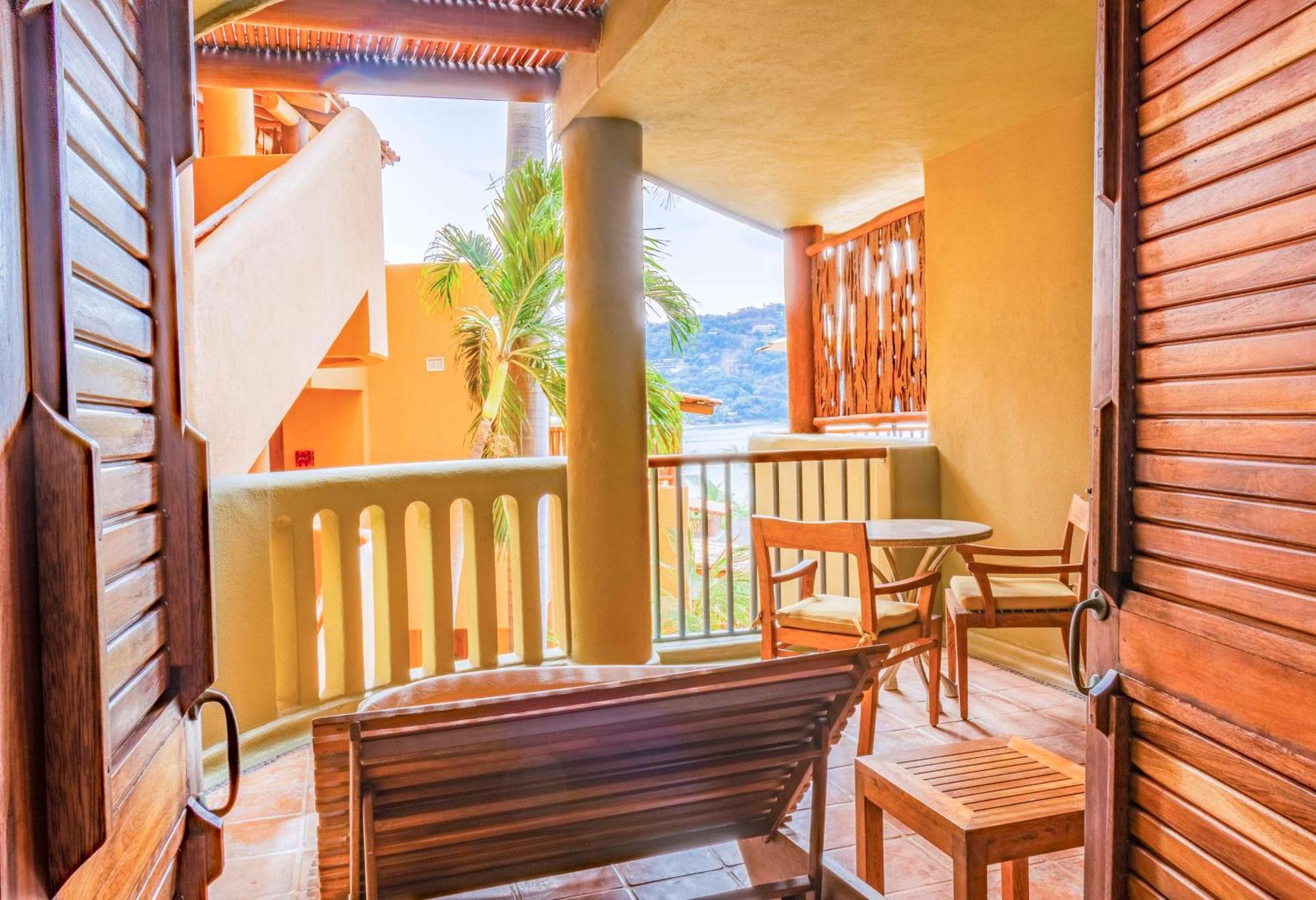 Hilton Grand Vacations Club Zihuatanejo Hotel Exterior foto