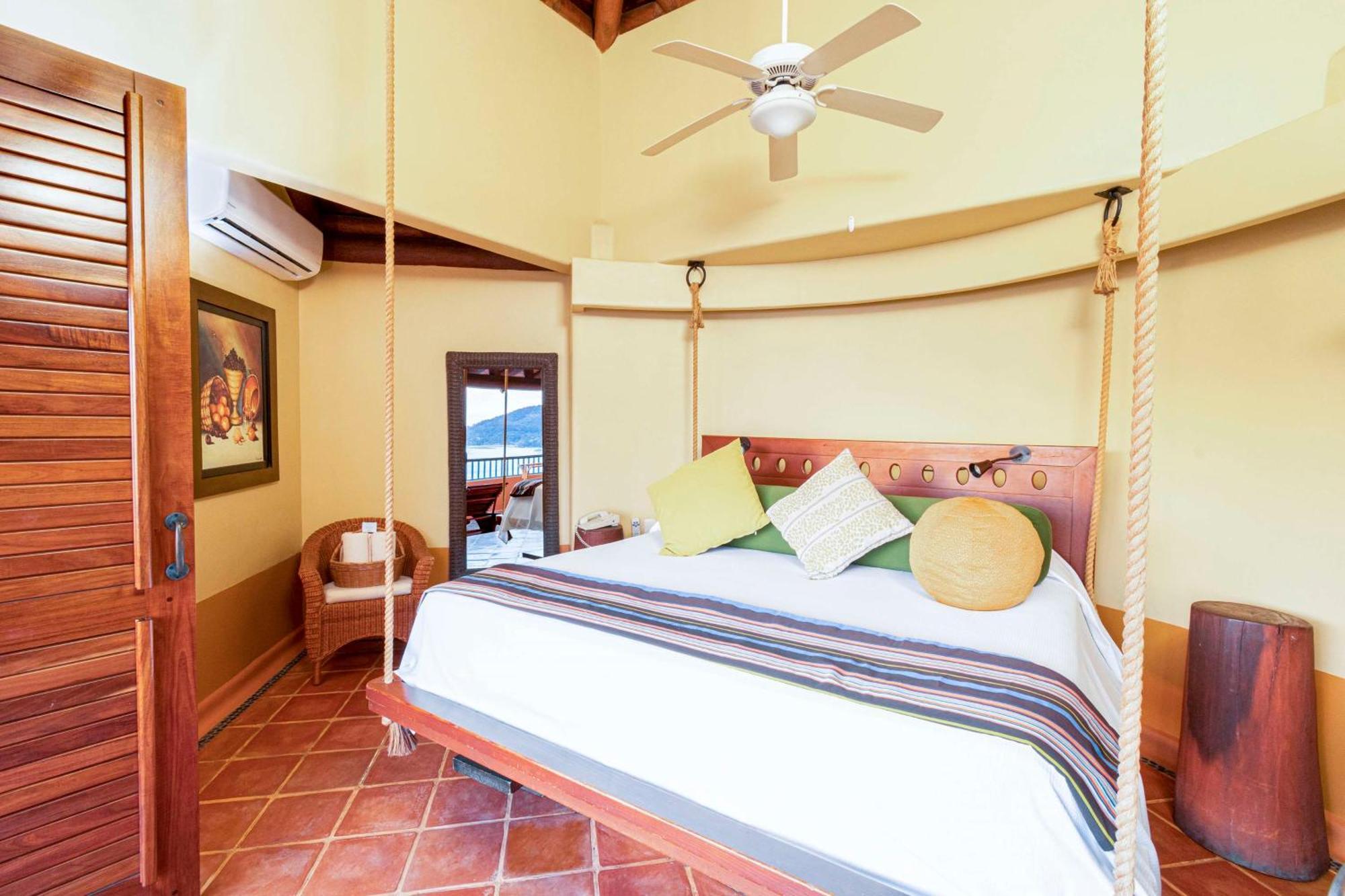 Hilton Grand Vacations Club Zihuatanejo Hotel Exterior foto