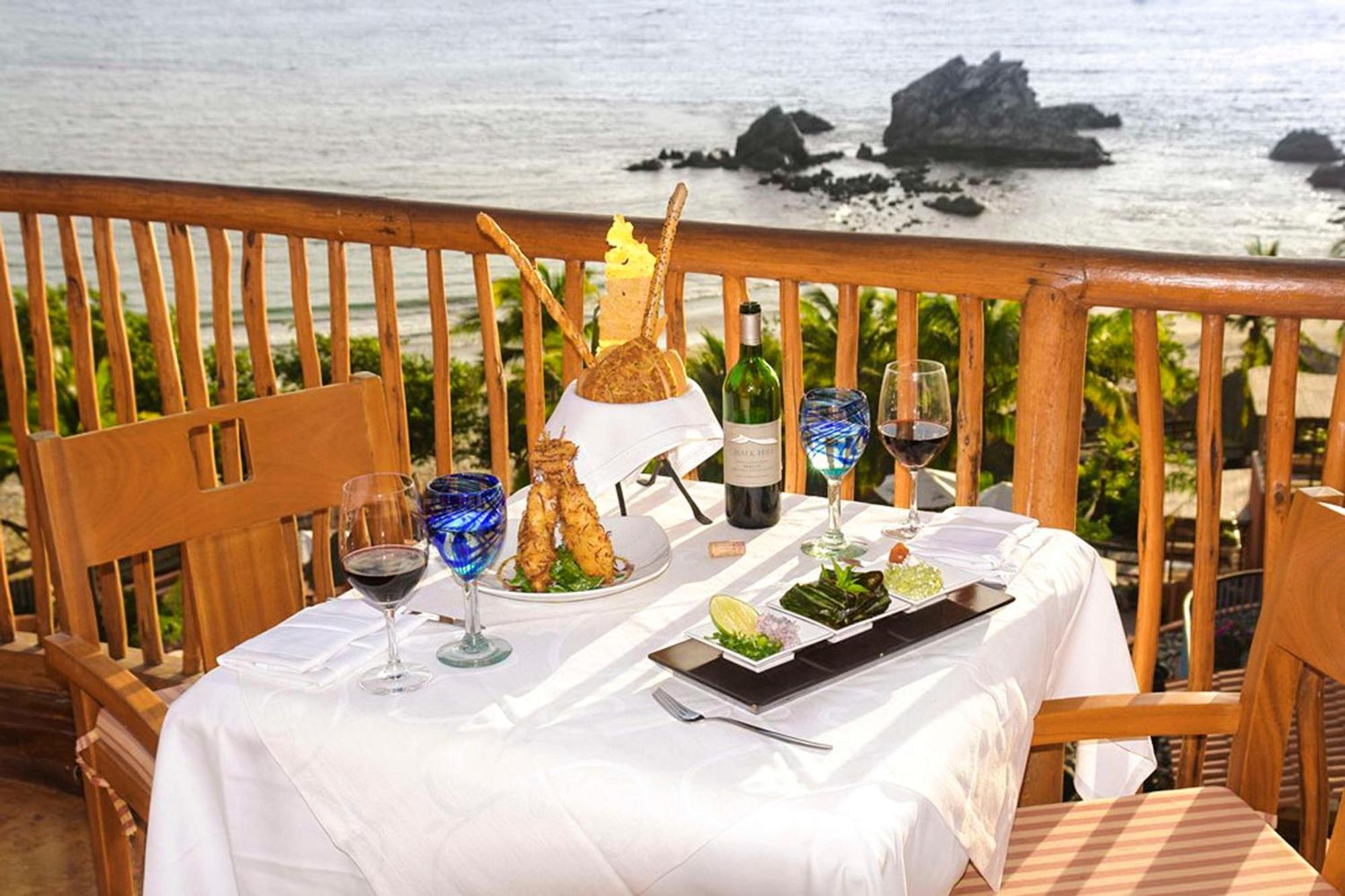 Hilton Grand Vacations Club Zihuatanejo Hotel Exterior foto