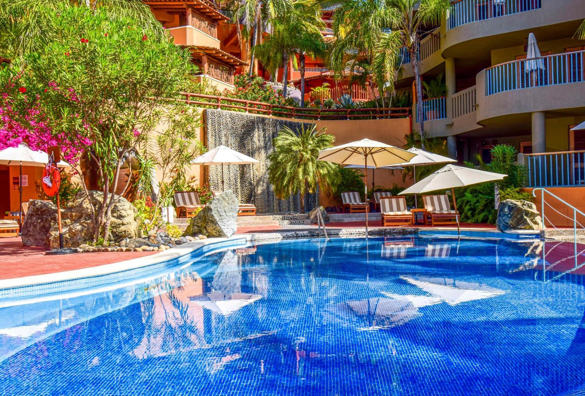 Hilton Grand Vacations Club Zihuatanejo Hotel Exterior foto