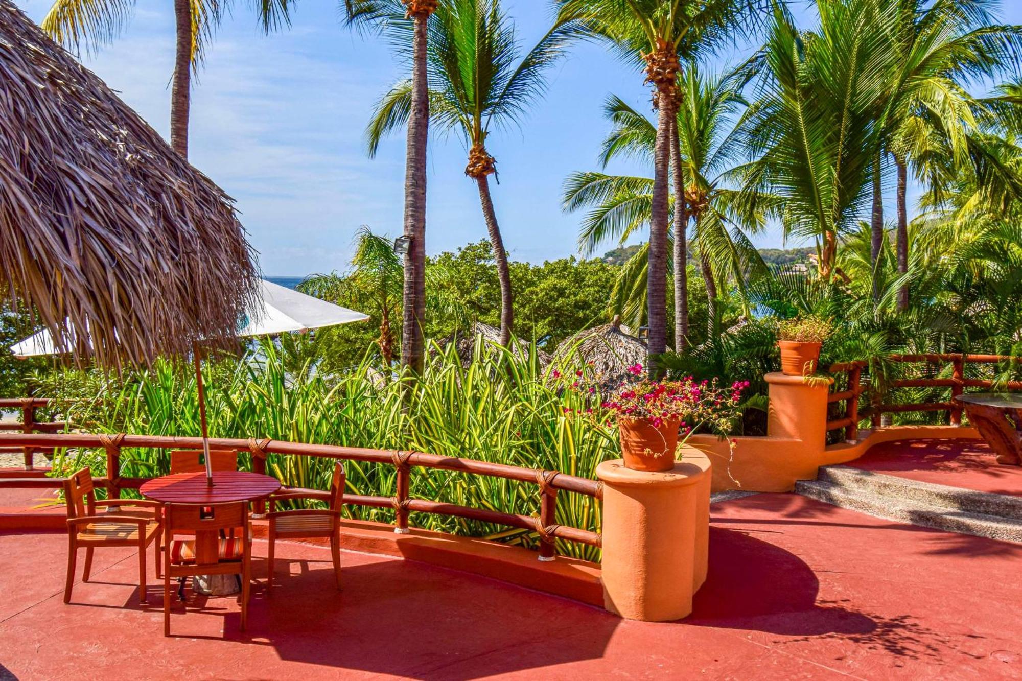 Hilton Grand Vacations Club Zihuatanejo Hotel Exterior foto
